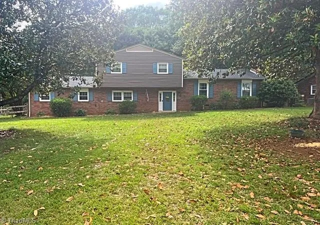 Photo 2 of Single family home for sale at 3830 Ranchwood Dr, Clemmons, NC 27012 | MLS# 1227987 | Listing updated on 2026-09-16