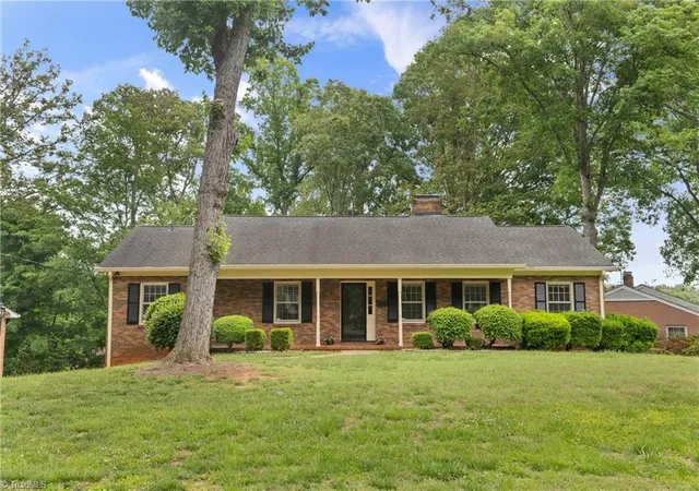 Homes for sale in Winston Salem, NC | 2971 Ormond Dr, Winston Salem, NC 27106 | MLS# 1219544