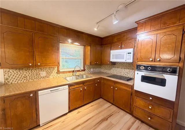2nd image of 608 Morehead St, Reidsville, NC 27320 | MLS# 1230096