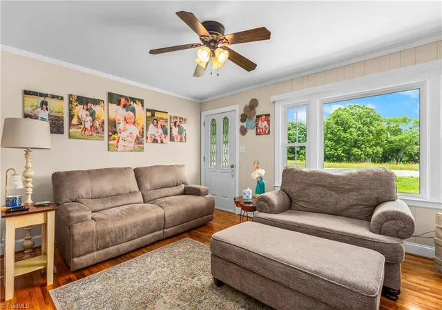 3rd image of 1453 Longtown Rd, Yadkinville, NC 27055 | MLS# 1222463