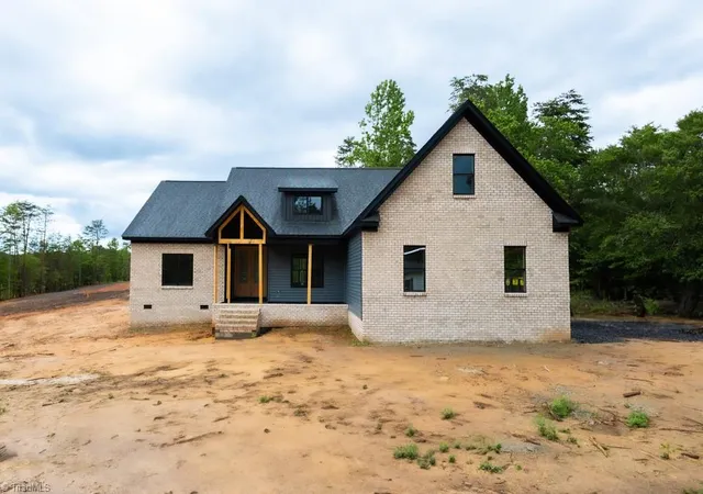 Photo 1 of Single family home for sale at 387 Vernon Rd, Reidsville, NC 27320 | MLS# 1226702 | Listing updated on 2026-07-06