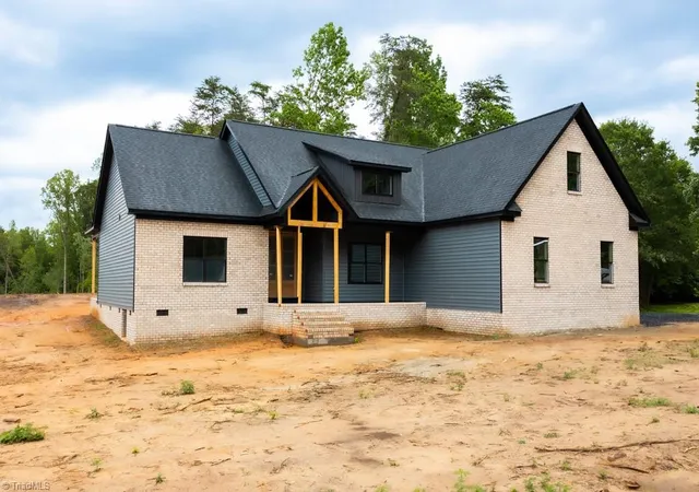 Photo 2 of Single family home for sale at 387 Vernon Rd, Reidsville, NC 27320 | MLS# 1226702 | Listing updated on 2026-07-06