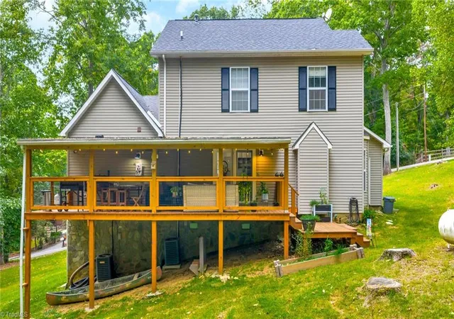 Homes for sale in Sparta, NC | 389 Highland Dr, Sparta, NC 28675 | MLS# 1227572