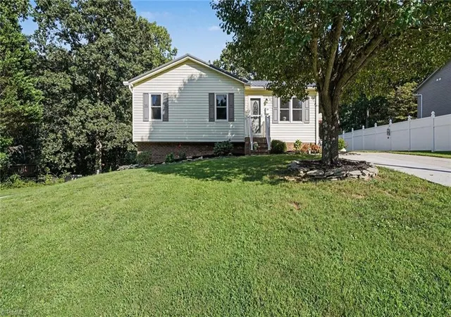 Photo 1 of Single family home for sale at 162 Oak Ridge Pl, Mount Airy, NC 27030 | MLS# 1233466 | Listing updated on 2026-09-13