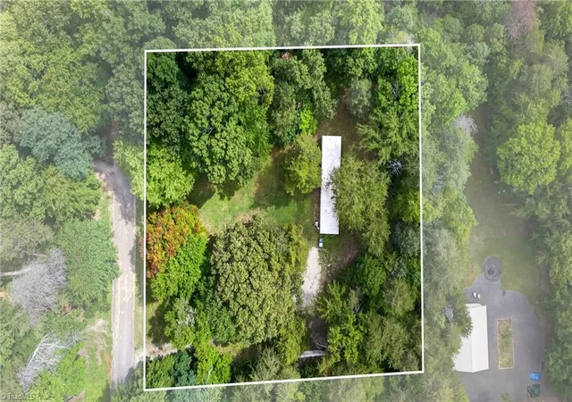 Photo 3 of Manufactured home for sale at 4301 Vernon Owen Ct, Greensboro, NC 27405 | MLS# 1230662 | Listing updated on 2026-09-15