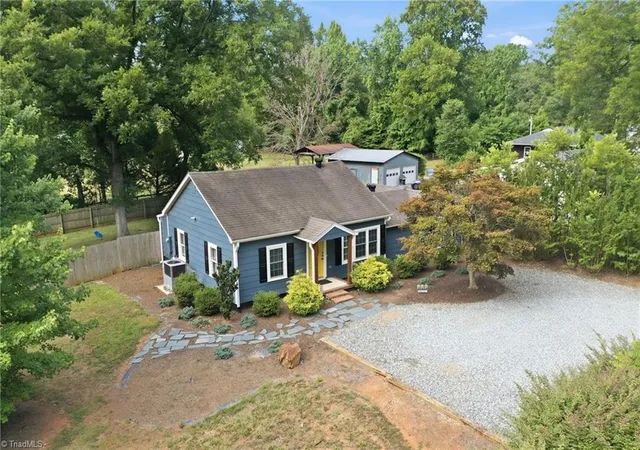 Homes for sale in Mebane, NC | 4157 Old Hillsborough Rd, Mebane, NC 27302 | MLS# 1225013