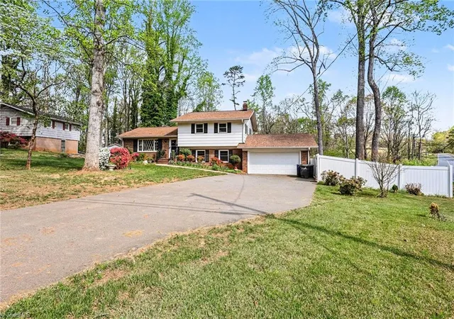 3rd image of 2801 Brookhill Dr, Winston Salem, NC 27127 | MLS# 1214825