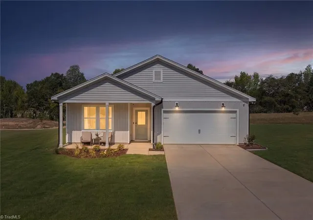 Photo 3 of Single family home for sale at 405 Chesney Pl, Thomasville, NC 27360 | MLS# 1228915 | Listing updated on 2026-09-03