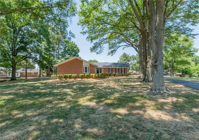 2nd image of 4600 Yuma Ct, Winston Salem, NC 27107 | MLS# 1220373
