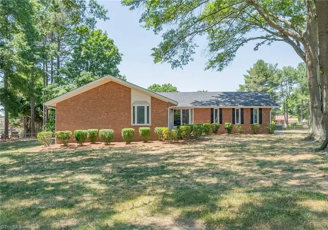 3rd image of 4600 Yuma Ct, Winston Salem, NC 27107 | MLS# 1220373