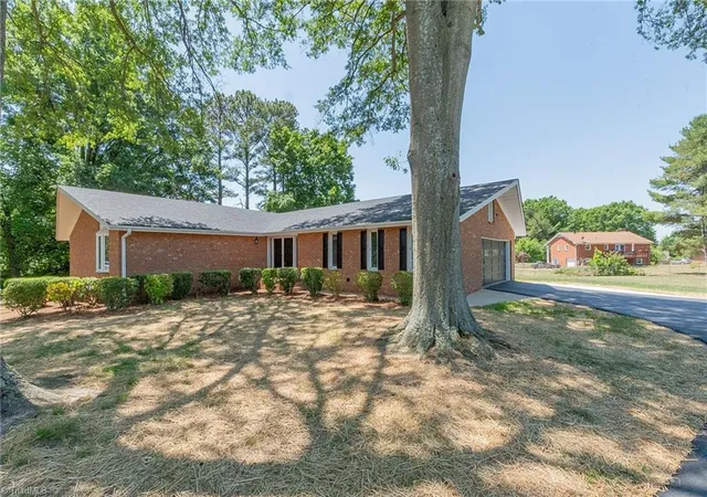 5th image of 4600 Yuma Ct, Winston Salem, NC 27107 | MLS# 1220373