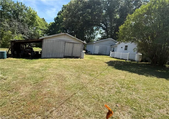 Homes for sale in Yanceyville, NC | 4560 Old Nc Hwy 86 N, Yanceyville, NC 27379 | MLS# 1220106