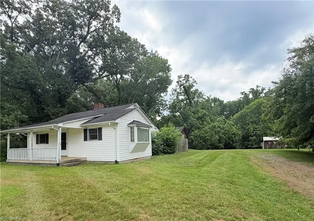 4th image of 1940 Darwick Rd, Winston Salem, NC 27127 | MLS# 1226033