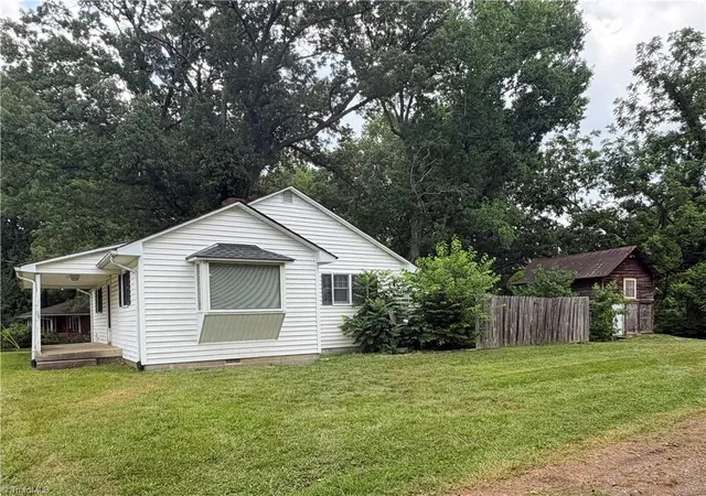 5th image of 1940 Darwick Rd, Winston Salem, NC 27127 | MLS# 1226033