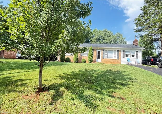 3rd image of 110 Sarah St, Mount Airy, NC 27030 | MLS# 1228515
