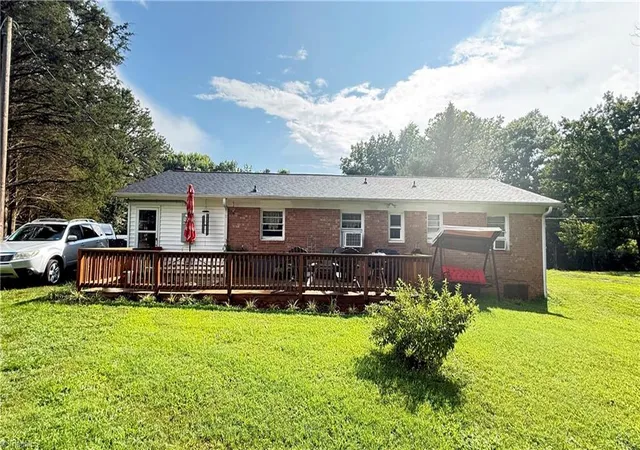 4th image of 110 Sarah St, Mount Airy, NC 27030 | MLS# 1228515