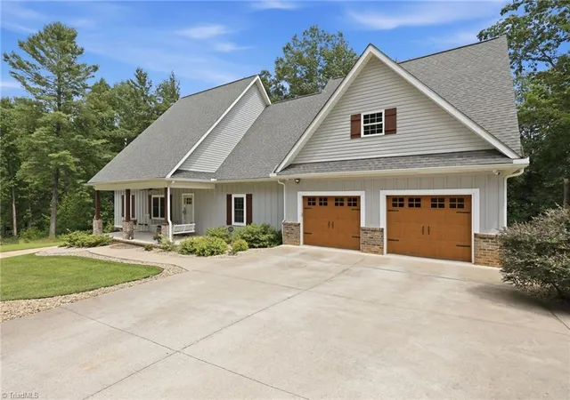 3rd image of 612 Niston Ln, Mount Airy, NC 27030 | MLS# 1230557