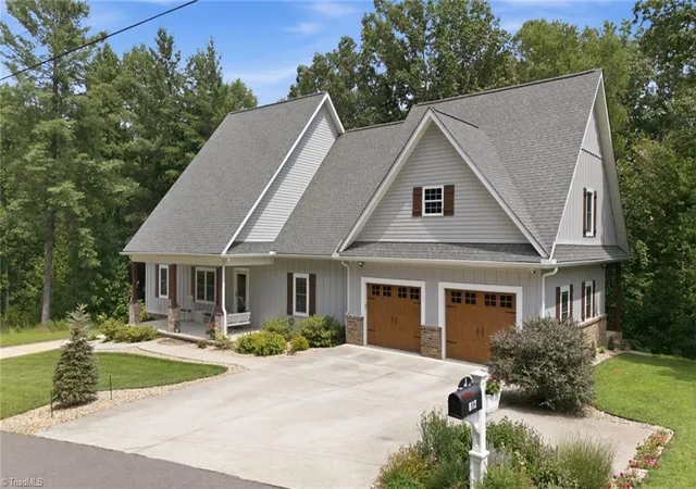 5th image of 612 Niston Ln, Mount Airy, NC 27030 | MLS# 1230557