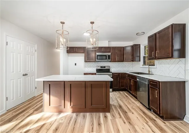 3rd image of 2655 Shieldale Dr, Winston Salem, NC 27107 | MLS# 1202736