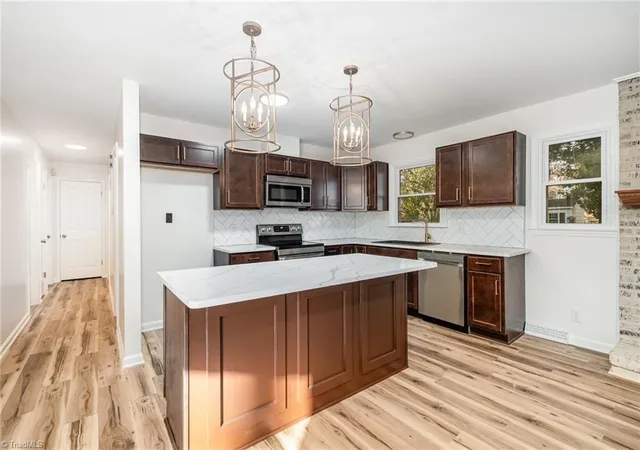 4th image of 2655 Shieldale Dr, Winston Salem, NC 27107 | MLS# 1202736