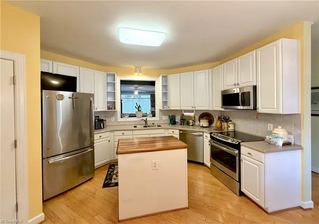 Photo 3 of Sale Pending at 6 Indigo Lake Ter #E, Greensboro, NC 27455 | MLS# 1198551 | Listing updated on 2025-12-20