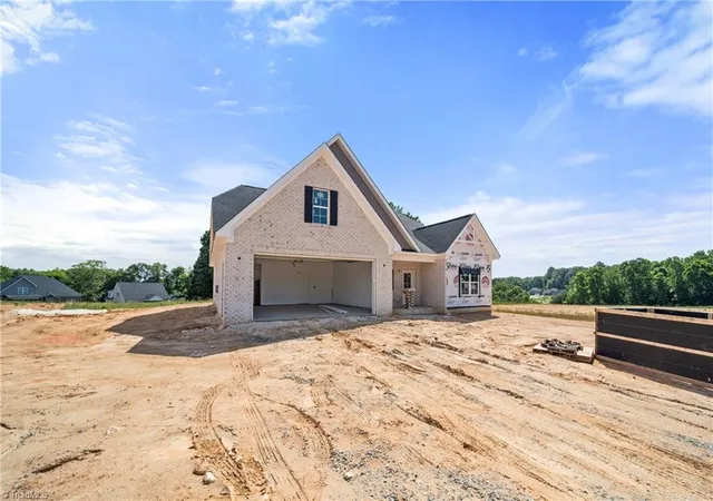 Photo 3 of Single family home for sale at 212 Avian Ln, Winston Salem, NC 27127 | MLS# 1223249 | Listing updated on 2026-09-13