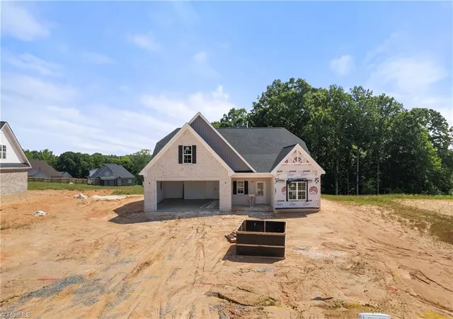 Photo 3 of Single family home for sale at 212 Avian Ln, Winston Salem, NC 27127 | MLS# 1223249 | Listing updated on 2026-10-08