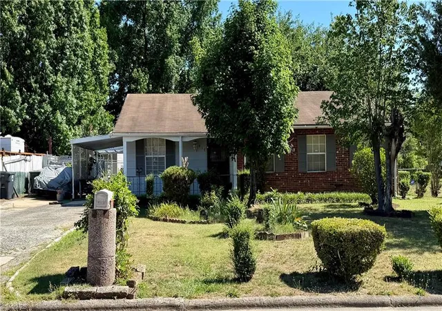 Photo 1 of Sale Pending at 417 Clark Ave, Greensboro, NC 27406 | MLS# 1224707 | Listing updated on 2026-09-08
