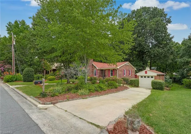 Photo 2 of Sale Pending at 1823 Woodhue Dr, Burlington, NC 27215 | MLS# 1233484 | Listing updated on 2026-09-19