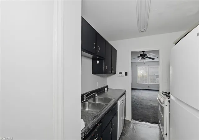4th image of 2810 Carriage Dr, Winston-Salem, NC 27106