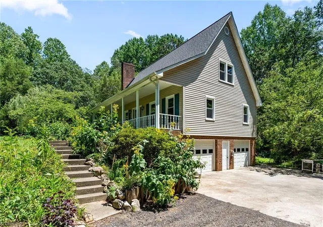 Photo 3 of Sale Pending at 900 Teague Rd, Winston Salem, NC 27107 | MLS# 1227709 | Listing updated on 2026-09-18