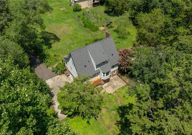 Photo 4 of Sale Pending at 900 Teague Rd, Winston Salem, NC 27107 | MLS# 1227709 | Listing updated on 2026-09-18