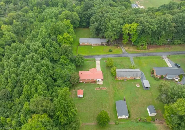 45th image of 706 Fairwood Trl, Asheboro, NC 27205 | MLS# 1229289