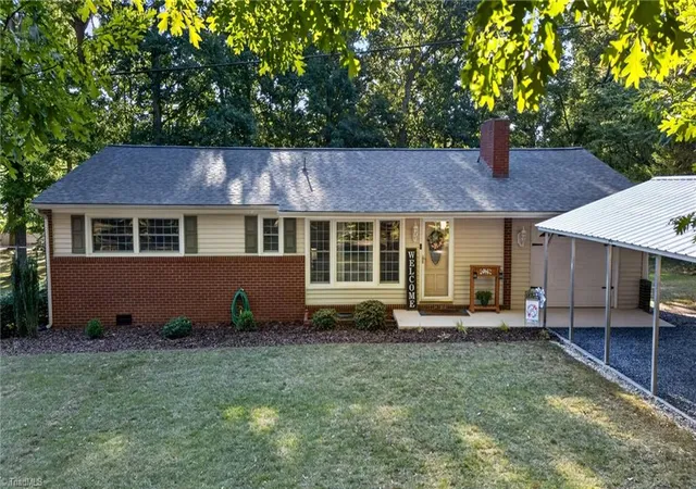 Homes for sale in Asheboro, NC | 329 Lambert Dr, Asheboro, NC 27205 | MLS# 1224997
