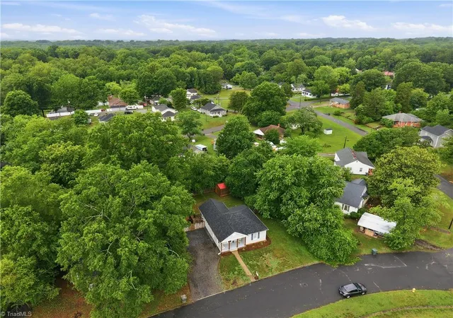 Homes for sale in Eden, NC | 725 Osborne St, Eden, NC 27288 | MLS# 1225762