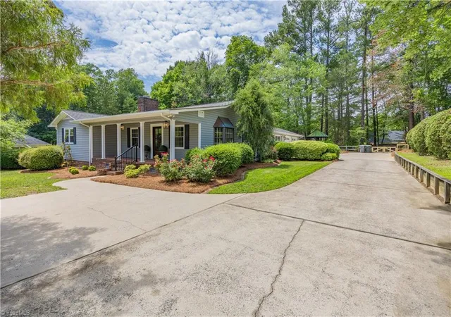 Photo 3 of Sale Pending at 729 Fesmire St, Asheboro, NC 27205 | MLS# 1225871 | Listing updated on 2026-08-27