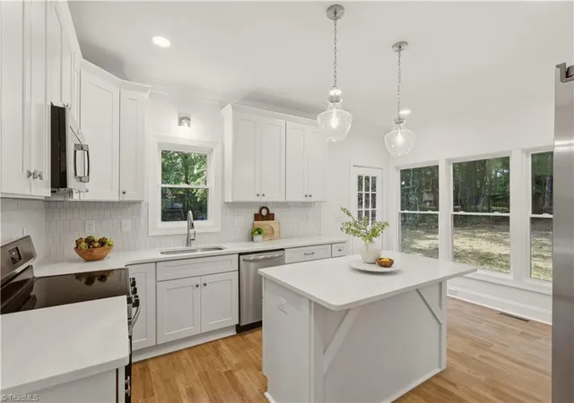 3rd image of 1314 Dogwood Dr, Gibsonville, NC 27249 | MLS# 1227169