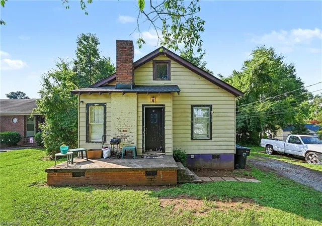 Photo 1 of Single family home for sale at 2312 Moran St, Burlington, NC 27215 | MLS# 1227860 | Listing updated on 2026-09-09
