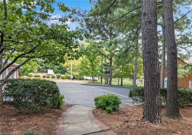 2nd image of 220 Tar Branch Ct, Winston Salem, NC 27101 | MLS# 1232922