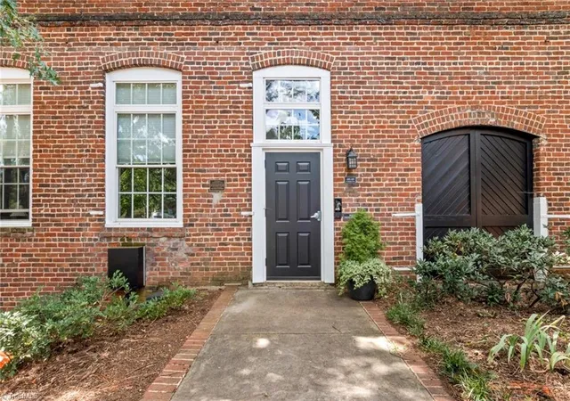 3rd image of 220 Tar Branch Ct, Winston Salem, NC 27101 | MLS# 1232922