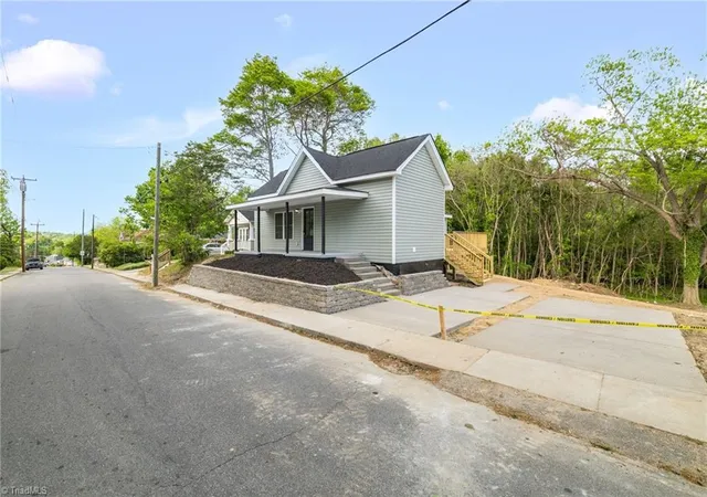 3rd image of 321 S Branch St, Reidsville, NC 27320 | MLS# 1225366