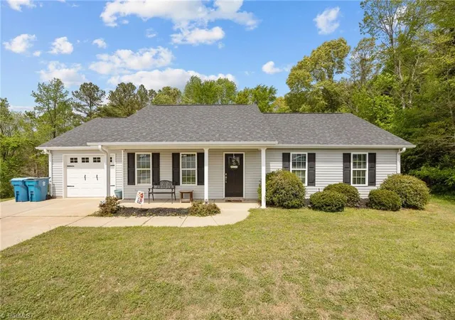 2nd image of 880 Garner St, Mocksville, NC 27028 | MLS# 1216058