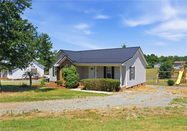 Homes for sale in Reidsville, NC | 1502 Gibbs Rd, Reidsville, NC 27320 | MLS# 1226743