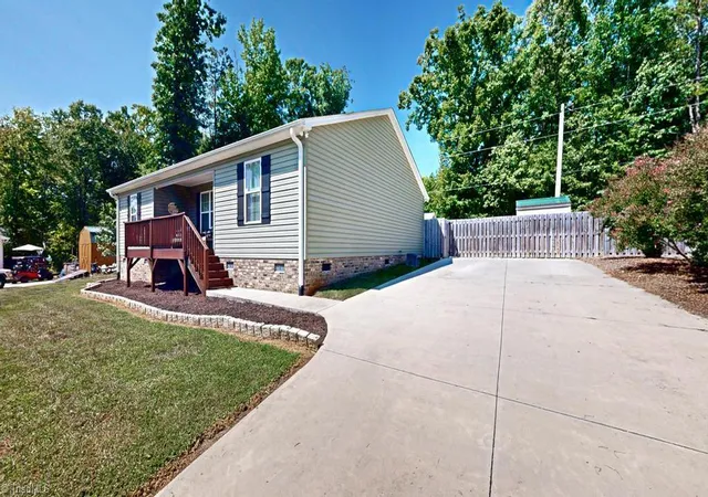 Photo 2 of Sale Pending at 228 Martin Ave, Lexington, NC 27292 | MLS# 1233115 | Listing updated on 2026-09-05