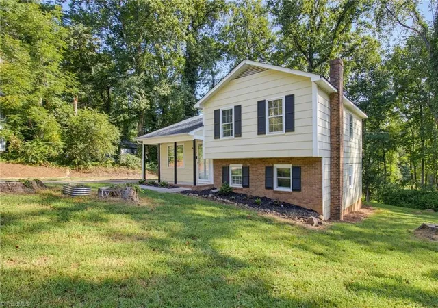 Photo 2 of Sale Pending at 1315 Yardley Ter, Winston Salem, NC 27105 | MLS# 1233618 | Listing updated on 2026-09-10