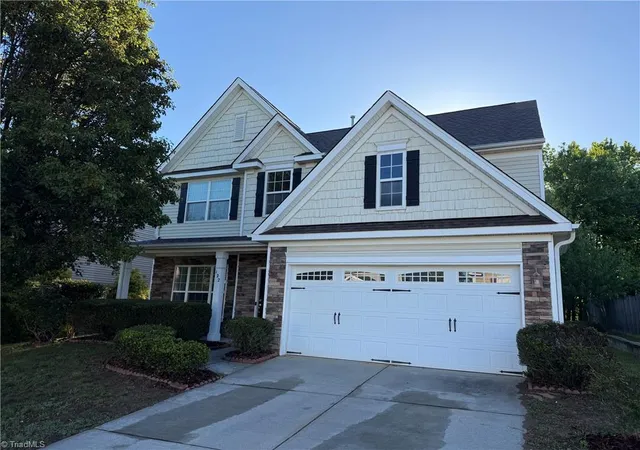 Photo 1 of Single family home for sale at 122 Kentland Ridge Dr, Kernersville, NC 27284 | MLS# 1218994 | Listing updated on 2026-09-14