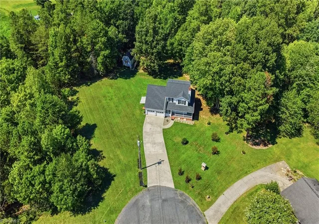 4th image of 4931 Sebania Ct, Walnut Cove, NC 27052 | MLS# 1229978