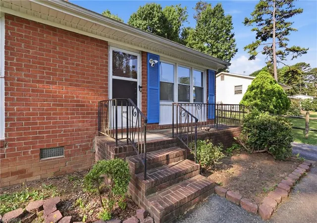 2nd image of 312 Lawndale Ave, High Point, NC 27260 | MLS# 1226645