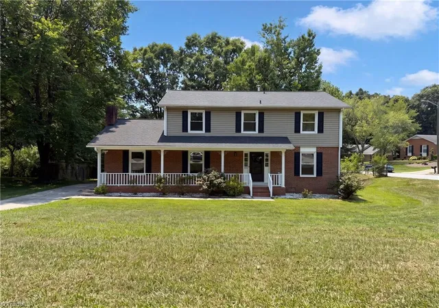 Photo 1 of Single family home for sale at 800 Edinburgh Dr, Jamestown, NC 27282 | MLS# 1228491 | Listing updated on 2026-09-18