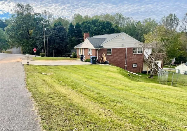 Photo 2 of Single family home for sale at 901 10th Street, North Wilkesboro, NC 28659 | MLS# 1230141 | Listing updated on 2026-08-08